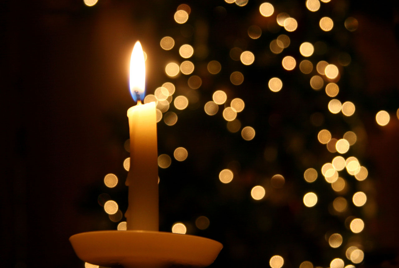 Christmas Eve Candlelight Services